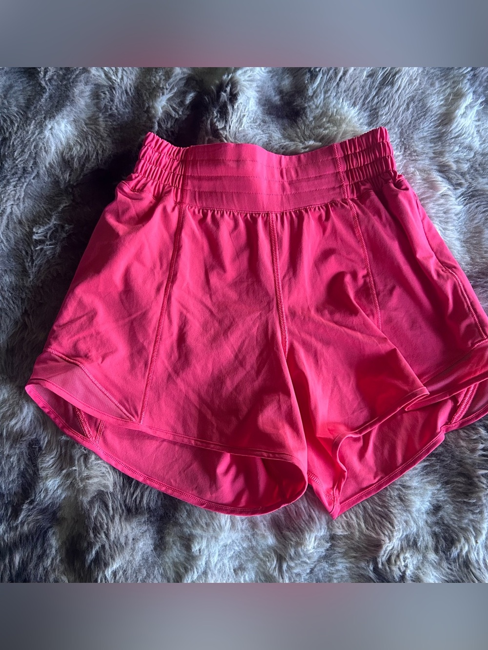Lululemon Hotty Hot Low-Rise Lined Short 4"